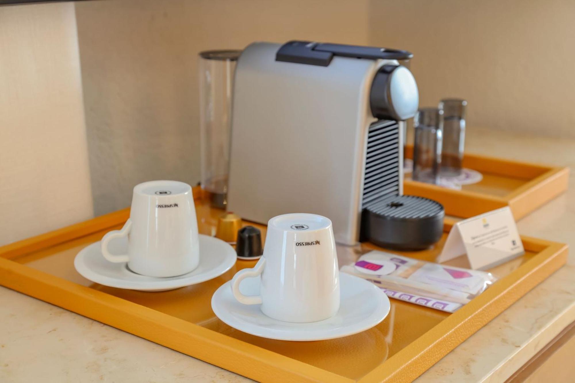 Camino Real Veracruz Zewnętrze zdjęcie A Nespresso coffee machine in a hotel room